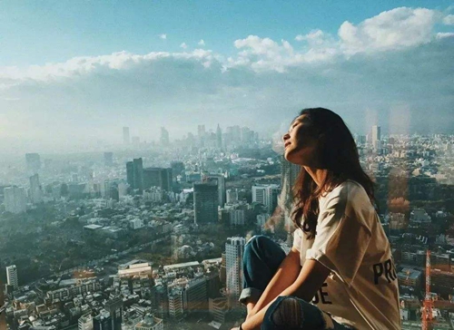 伤心的句子说说心情女100字