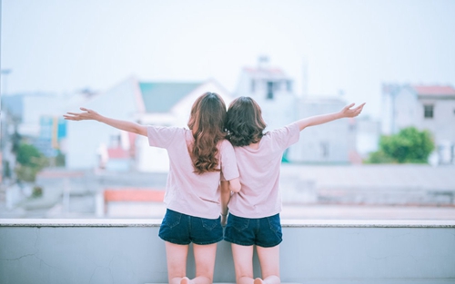 搞笑笑话一白衣女子半夜回家