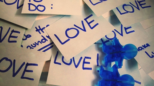 爱情的句子（2026关于爱情的幽默句子）